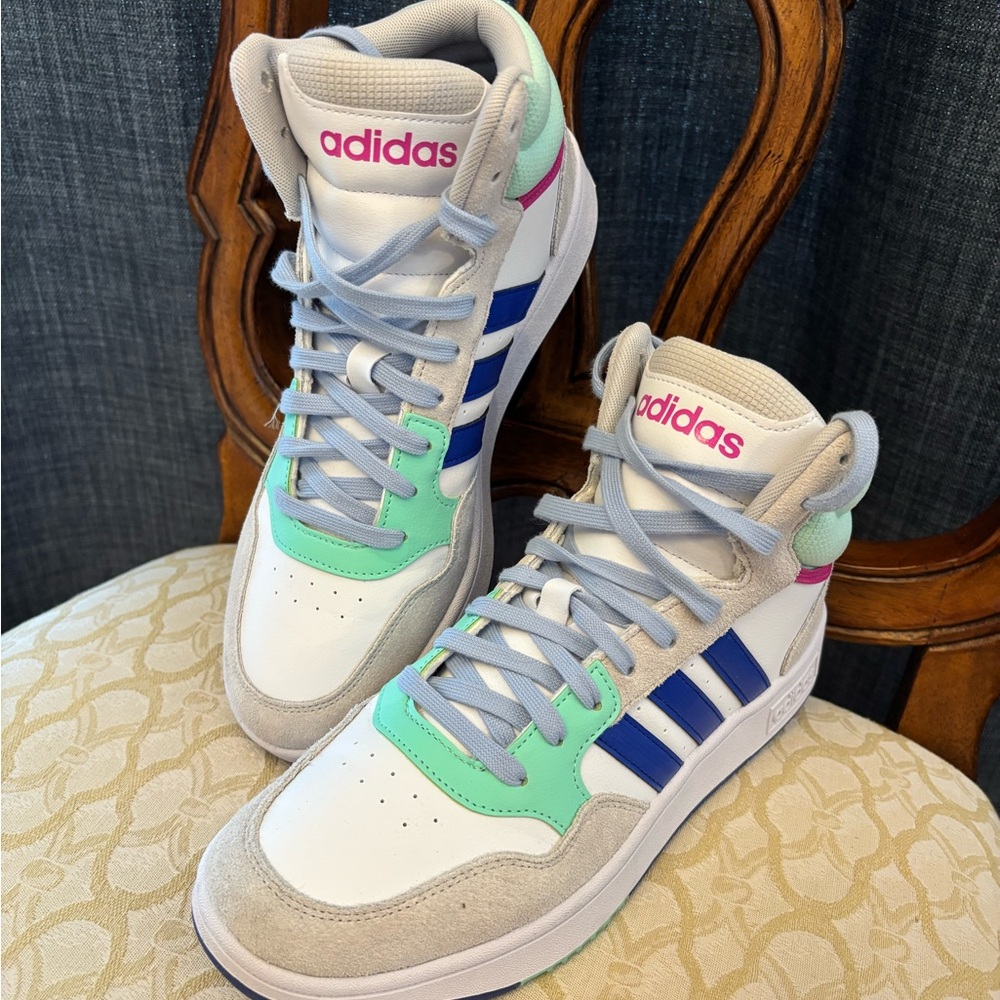 Adidas High Tops Men’s 9 Women’s 11
